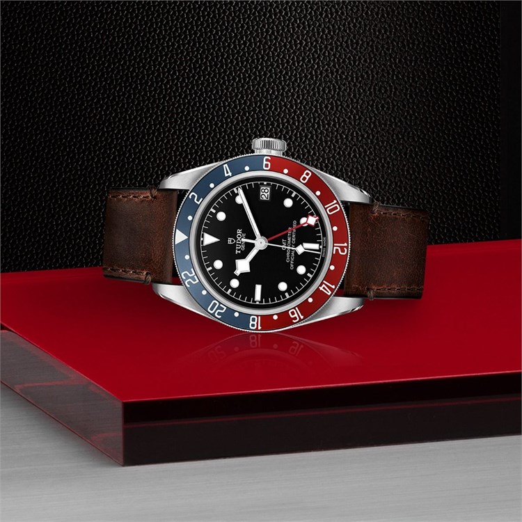 Tudor Black Bay 41mm, Black Dial, Baton/Dot Numerals_2