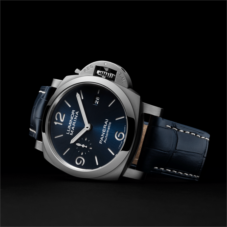 Panerai luminor deals blue dial