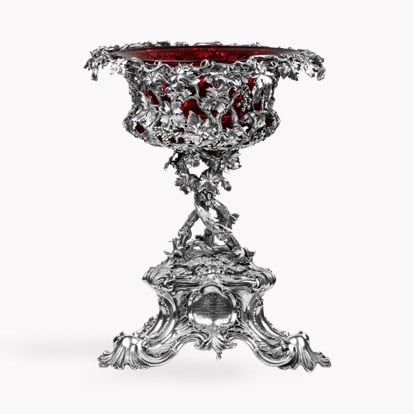 Silver Presentation Bowl Centrepiece Silver Presentation Bowl Centrpiece by Hunt & Roskell, London, 1862.