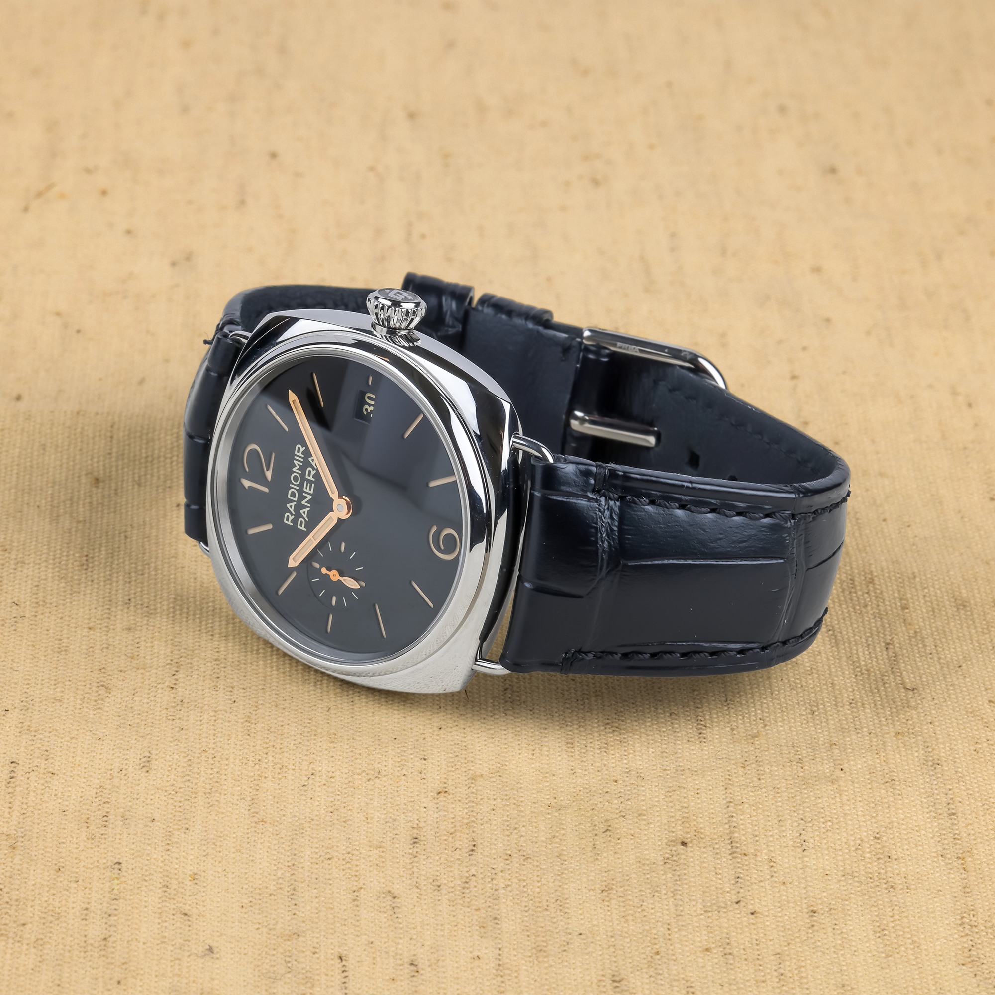 Panerai Radiomir Quaranta 40mm, Black Dial, Arabic and Baton Numerals_2