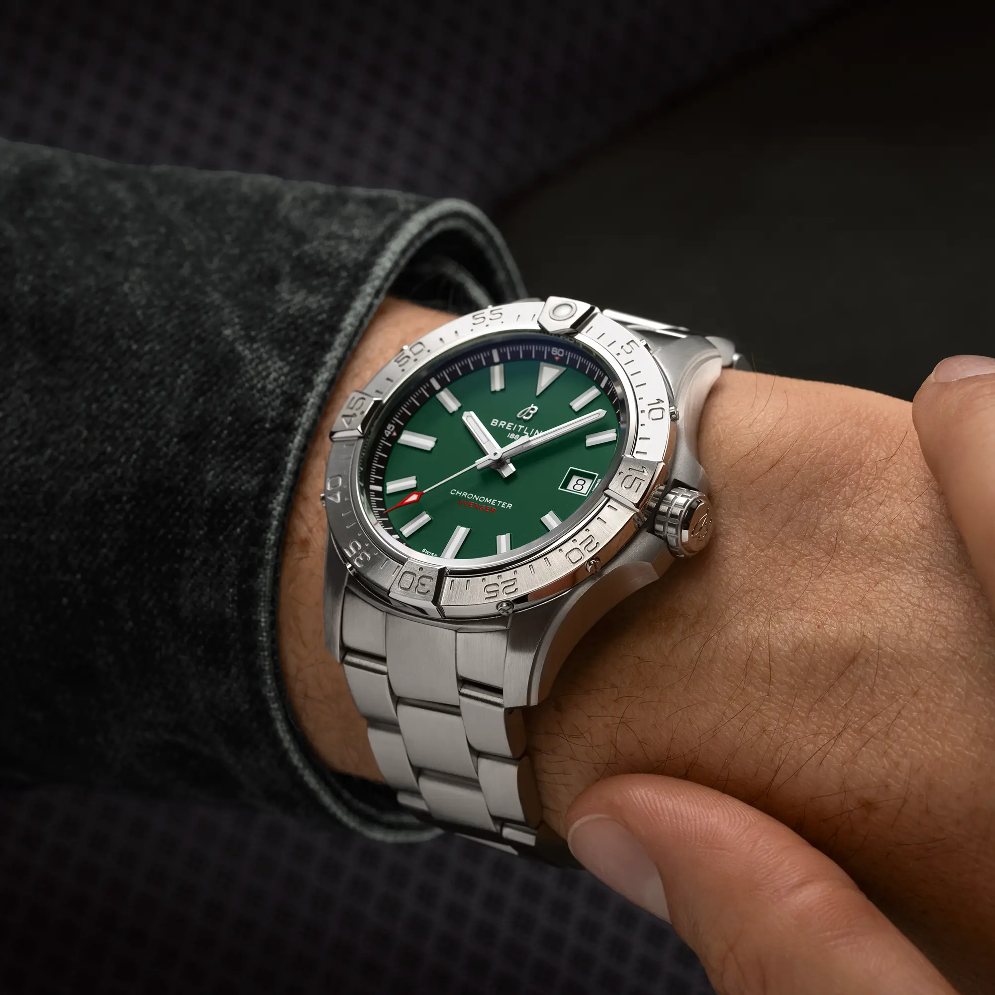 Breitling Avenger Automatic 42 42mm, Green Dial, Baton Numeral_5