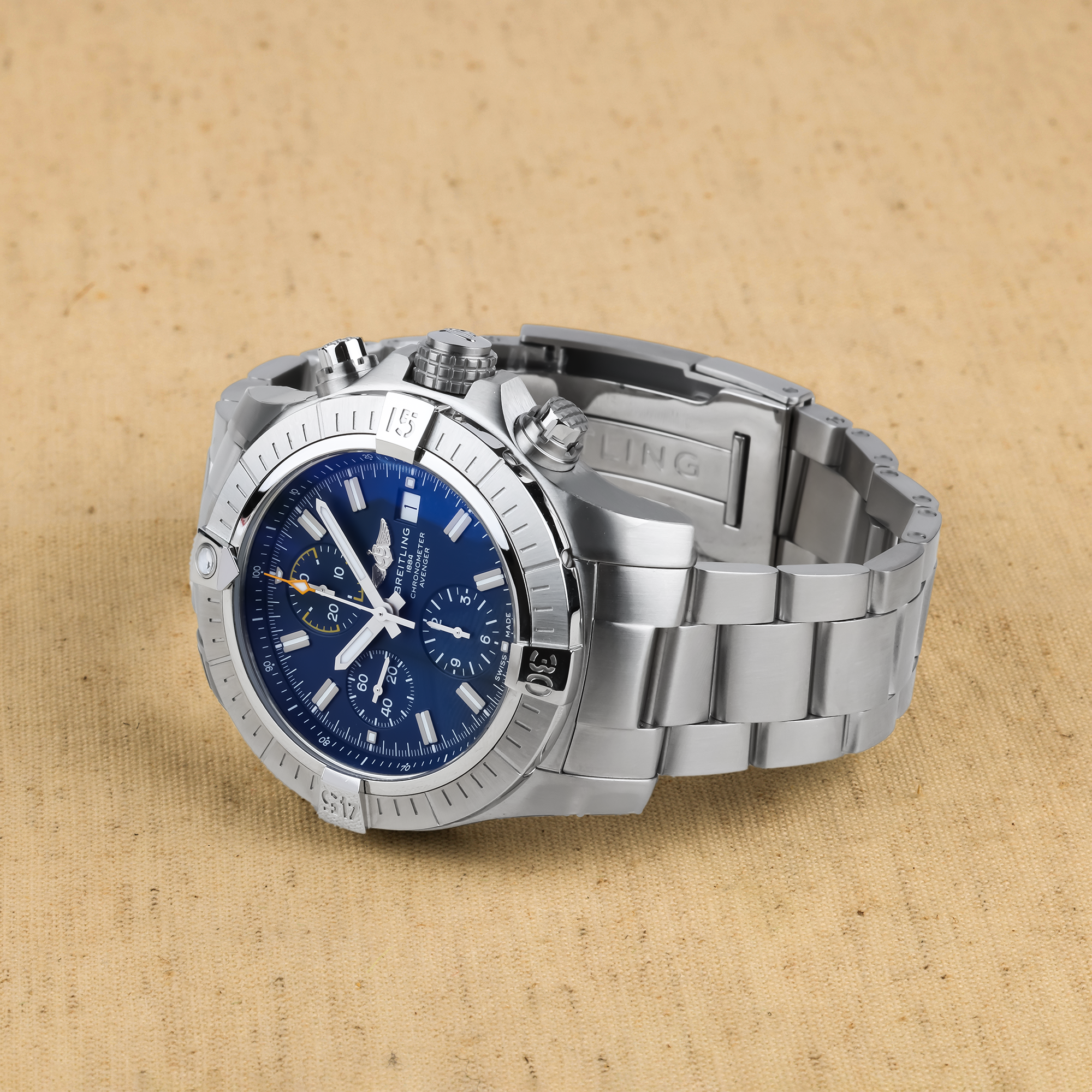 Breitling Avenger Chronograph 45 45mm, Blue Dial, Baton Numerals_2